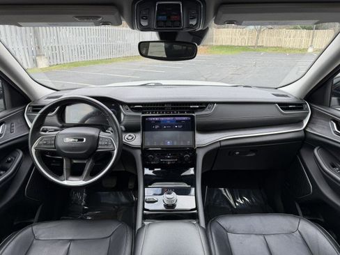 Used 2022 Jeep Grand Cherokee L Limited w/ Trailer Tow Group (B) image 7