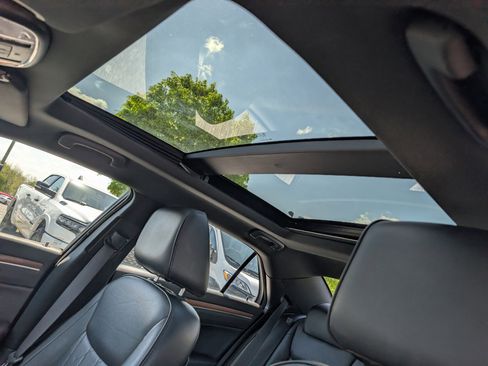 Used 2016 Chrysler 300 C Platinum w/ Safetytec Plus Group image 20