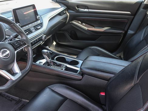 Used 2023 Nissan Altima 2.5 SR FWD image 18