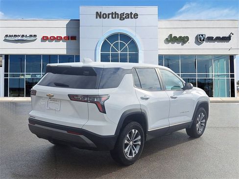 Used 2025 Chevrolet Equinox LT image 4