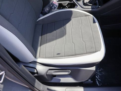 New 2025 Volkswagen Taos SE image 43