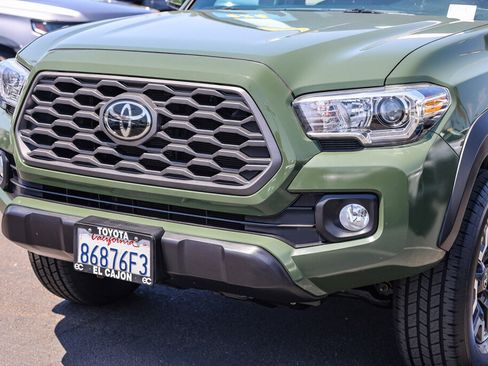 Certified 2021 Toyota Tacoma TRD Off-Road w/ Technology Package AWD/4WD image 19
