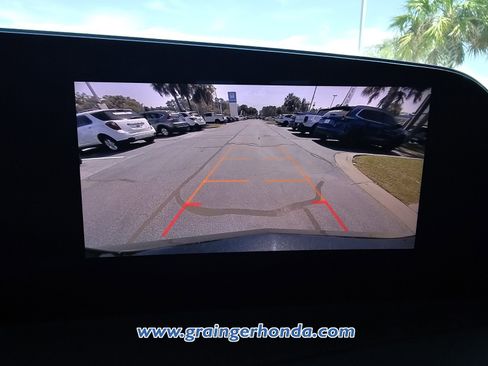 Used 2024 Cadillac XT4 Sport image 16