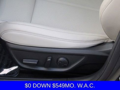 Used 2023 Genesis G70 2.0T image 13
