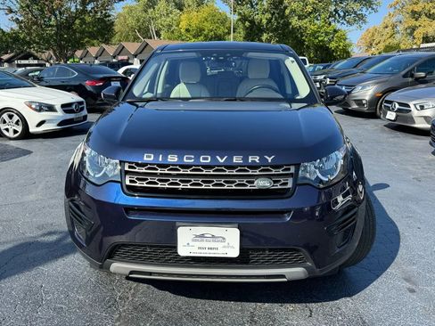 Used 2017 Land Rover Discovery Sport SE image 2