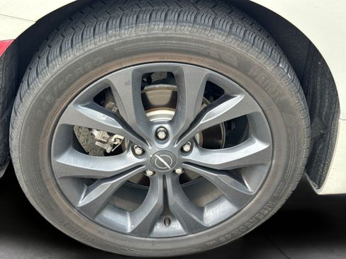 Used 2020 Chrysler Pacifica Limited FWD image 54