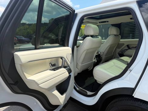 Used 2024 Land Rover Range Rover SE AWD/4WD image 15