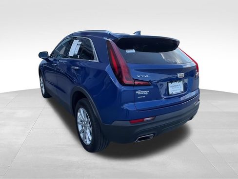 Used 2023 Cadillac XT4 Luxury w/ Cold Weather Package AWD/4WD image 6