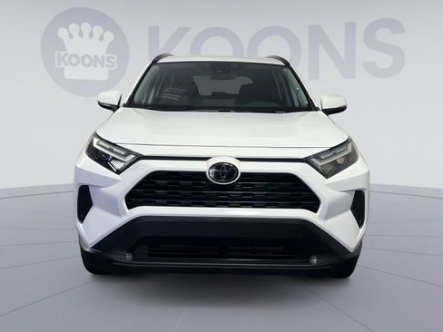 Used 2025 Toyota RAV4 XLE AWD/4WD image 4