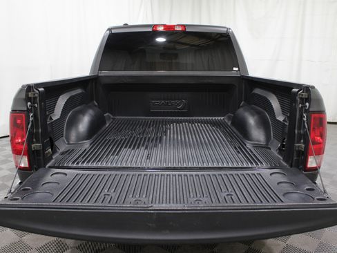 Used 2022 RAM 1500 Classic SLT AWD/4WD image 31