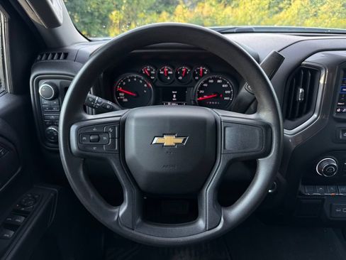Used 2022 Chevrolet Silverado 1500 Custom AWD/4WD image 22