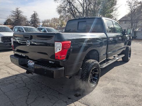 Used 2016 Nissan Titan SV image 3