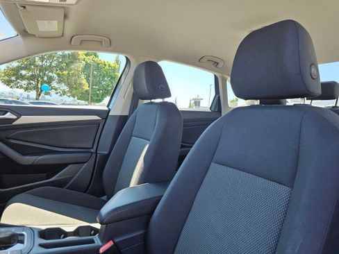 Used 2019 Volkswagen Jetta S w/ Driver Assistance Package image 30