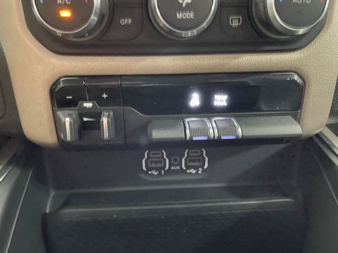 Used 2022 RAM 1500 Laramie AWD/4WD image 32