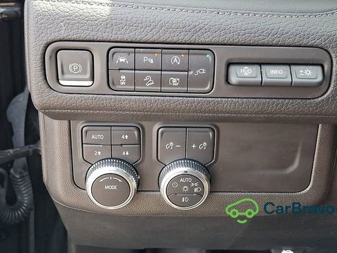 Used 2022 GMC Yukon Denali AWD/4WD image 24