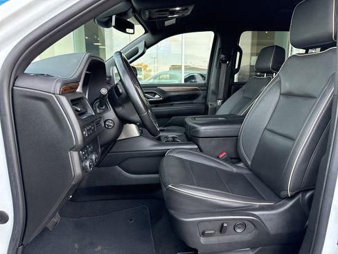 Used 2023 Chevrolet Suburban Premier image 22