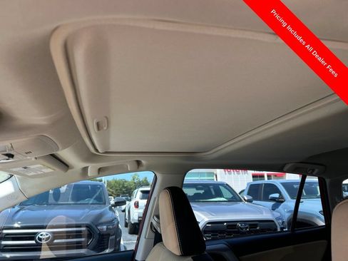 Used 2016 Toyota RAV4 XLE FWD image 6
