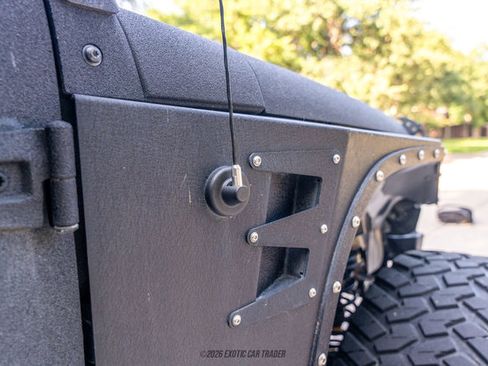 Used 2017 Jeep Wrangler Unlimited Rubicon w/ Connectivity Group AWD/4WD image 96