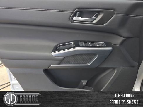 New 2025 Nissan Pathfinder SL AWD/4WD image 19