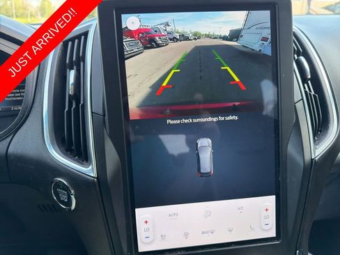 Used 2024 Ford Edge Titanium image 17