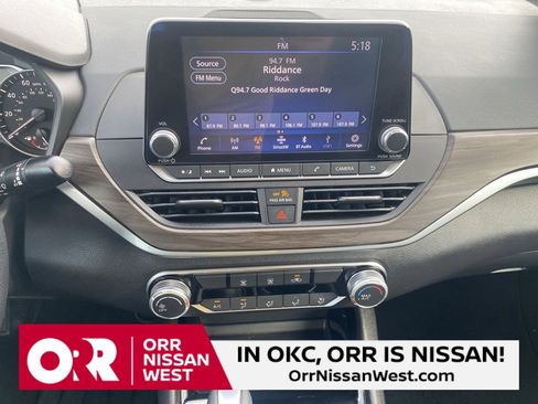 Used 2024 Nissan Altima 2.5 SV image 26