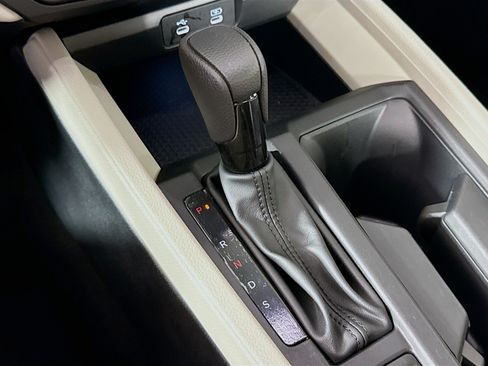 Certified 2025 Honda Accord SE image 17
