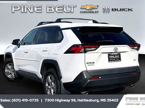 Used 2023 Toyota RAV4 XLE w/ Convenience Package FWD image 2