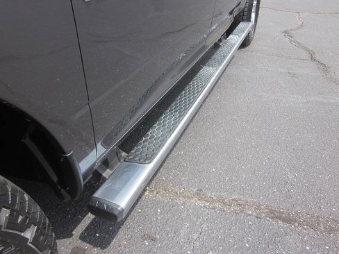 Used 2017 RAM 1500 Classic SLT RWD image 33