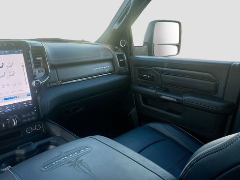 Used 2024 RAM 2500 Limited image 24