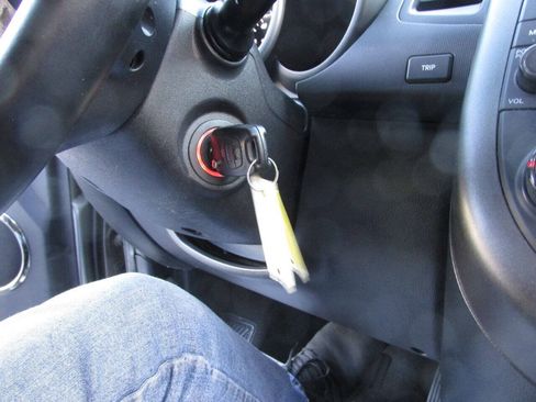 Used 2013 Kia Soul + w/ Audio Pkg FWD image 30
