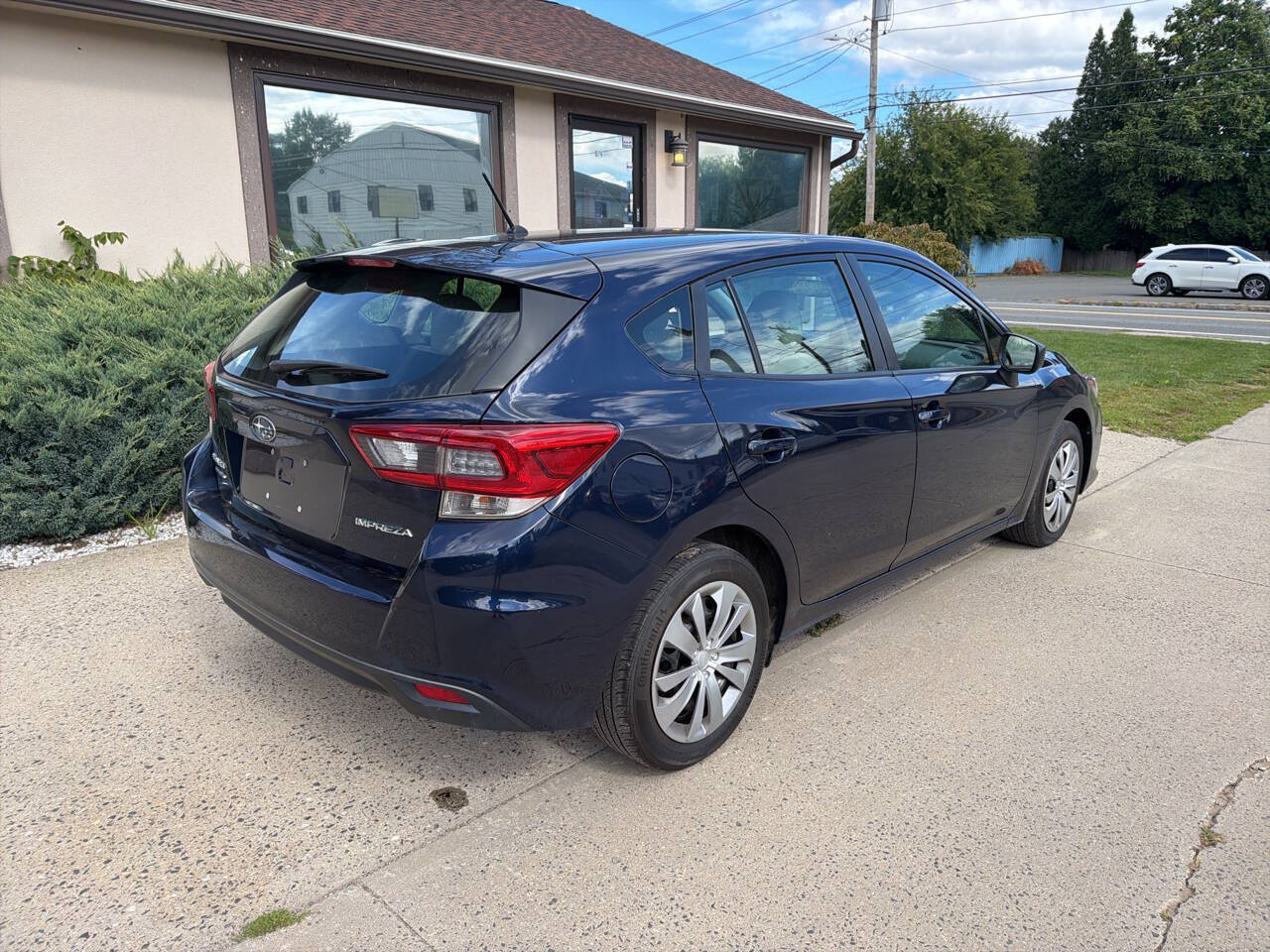 Used 2021 Subaru Impreza 2.0i AWD/4WD image 2