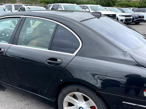Used 2007 BMW 750i image 12