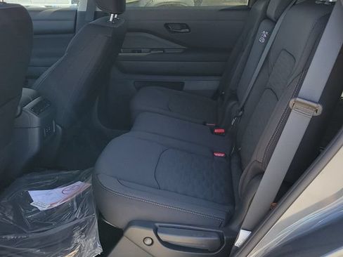 New 2026 Nissan Pathfinder SV w/ SV Premium Package AWD/4WD image 7