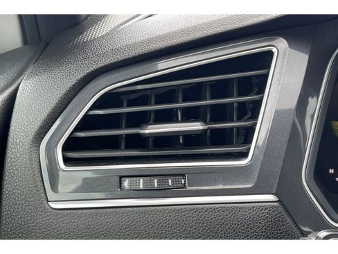 Used 2023 Volkswagen Tiguan SE R-Line FWD image 30