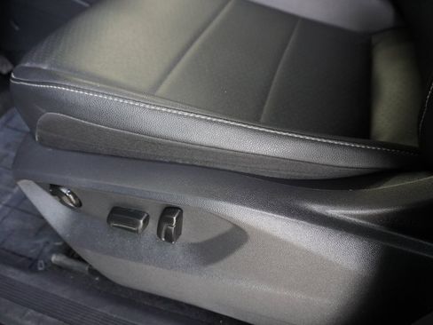 Used 2020 Volkswagen Tiguan SE w/ 3rd Row Seat Package image 13