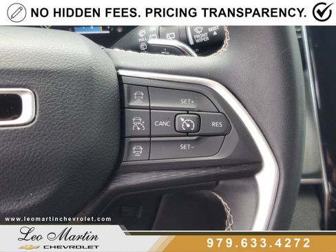 Used 2023 Jeep Grand Cherokee L Laredo RWD image 23
