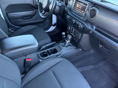 Used 2023 Jeep Wrangler Unlimited w/ Cold Weather Group image 17