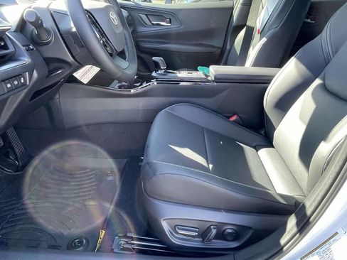 New 2026 Toyota Prius FWD image 10