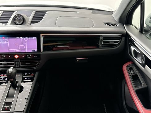 New 2025 Porsche Macan Turbo image 30
