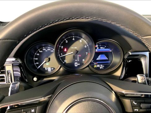 Certified 2026 Porsche Macan AWD/4WD image 29
