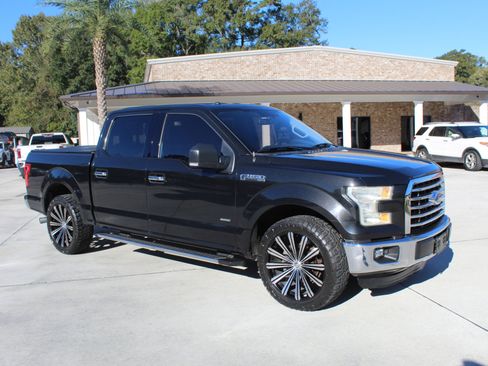 Used 2015 Ford F150 XLT w/ Equipment Group 302A Luxury image 3