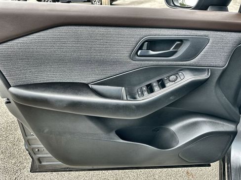 Used 2023 Nissan Rogue S image 21