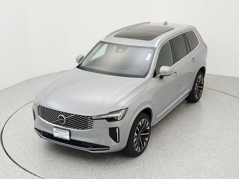 New 2026 Volvo XC90 B6 Plus w/ Protection Package Premier image 13