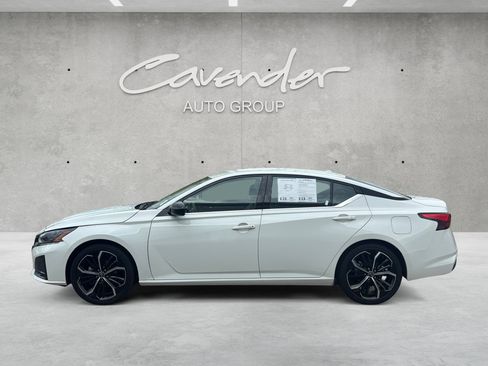Used 2023 Nissan Altima 2.5 SR FWD image 15
