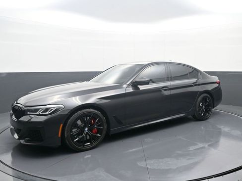 Used 2023 BMW 540i xDrive w/ Executive Package image 4