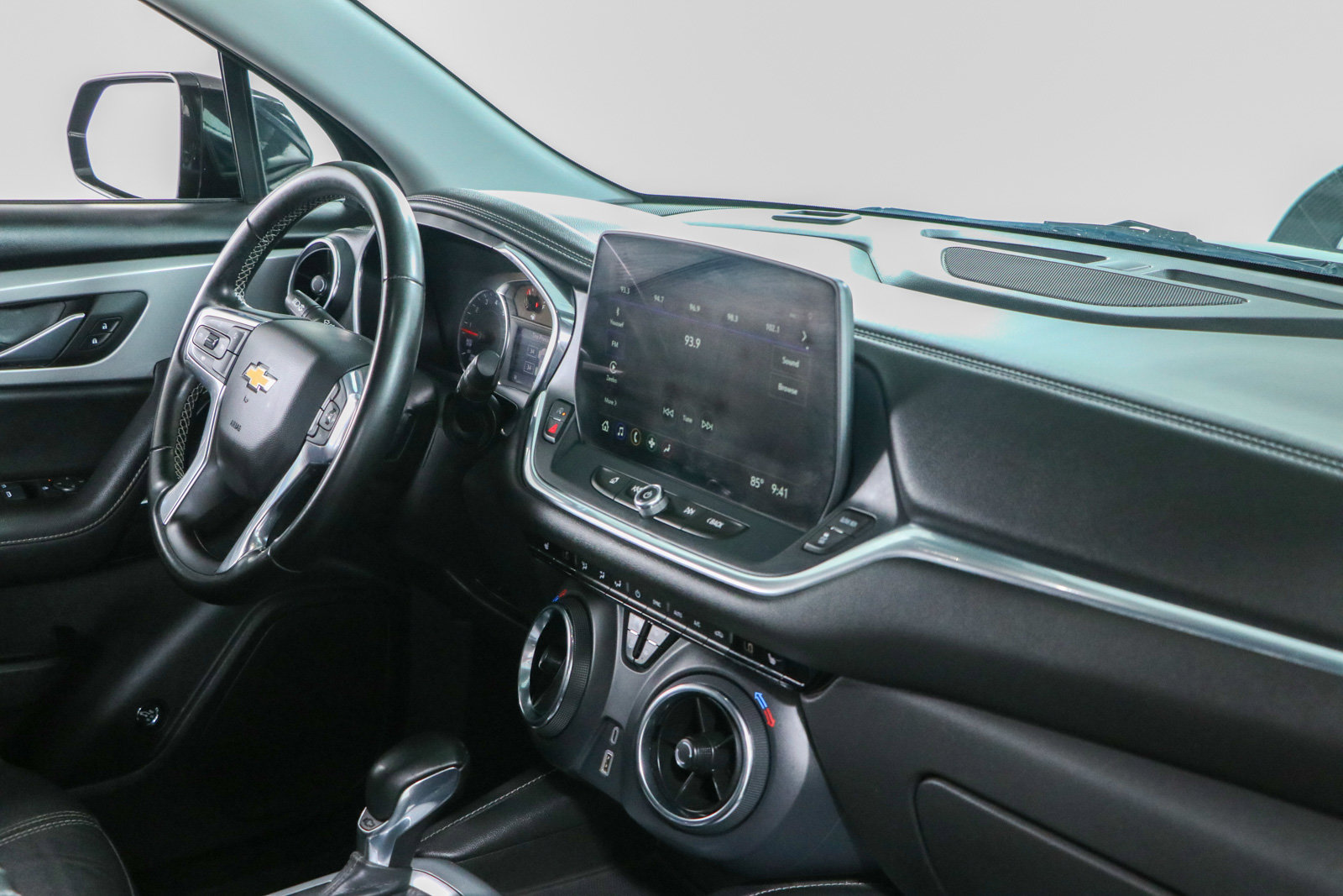 Used 2024 Chevrolet Blazer LT FWD image 25