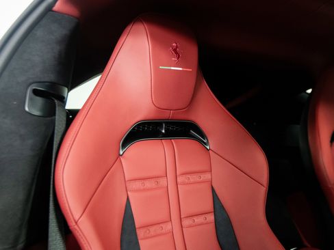 Certified 2025 Ferrari 12Cilindri RWD image 31