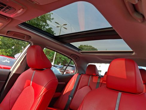 Used 2021 Toyota Camry XSE FWD image 13