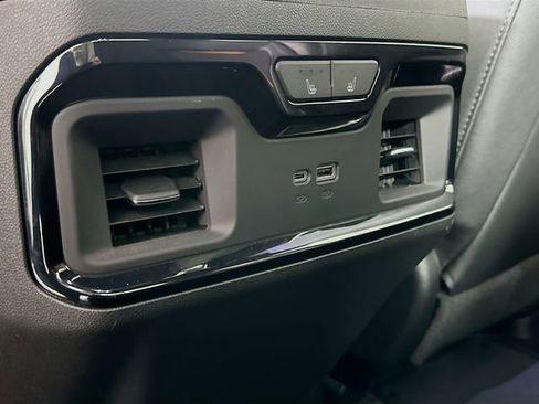 Used 2023 GMC Sierra 1500 AT4 w/ Technology Package AWD/4WD image 33