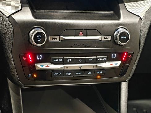 Used 2020 Ford Explorer XLT w/ Equipment Group 202A AWD/4WD image 9